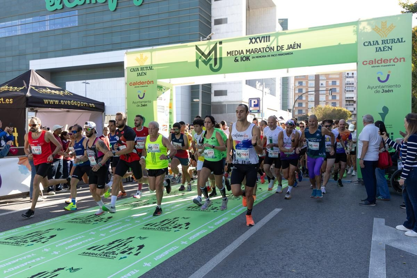 Éxito participativo en la XXVIII Media Maratón 'Ciudad de Jaén', en imágenes