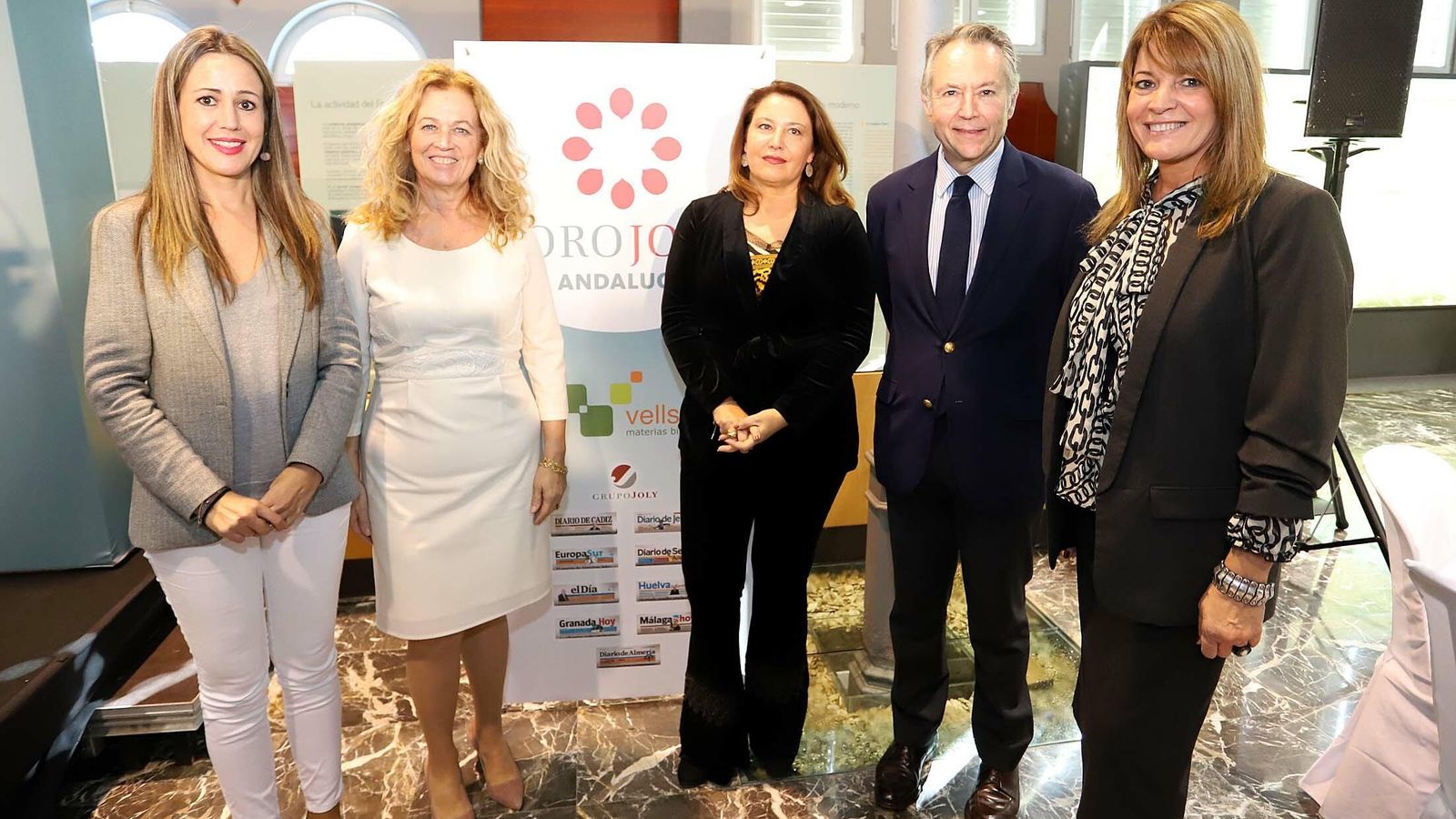 Bella Verano, delegada del Gobierno, María Zamora, gerente de Vellsam, Carmen Crespo, consejera de Agricultura, Ganadería, Pesca y Desarrollo Sostenible, José Joly, presidente del GrupoJoly, y Pilar Miranda, presidenta del Puerto.
