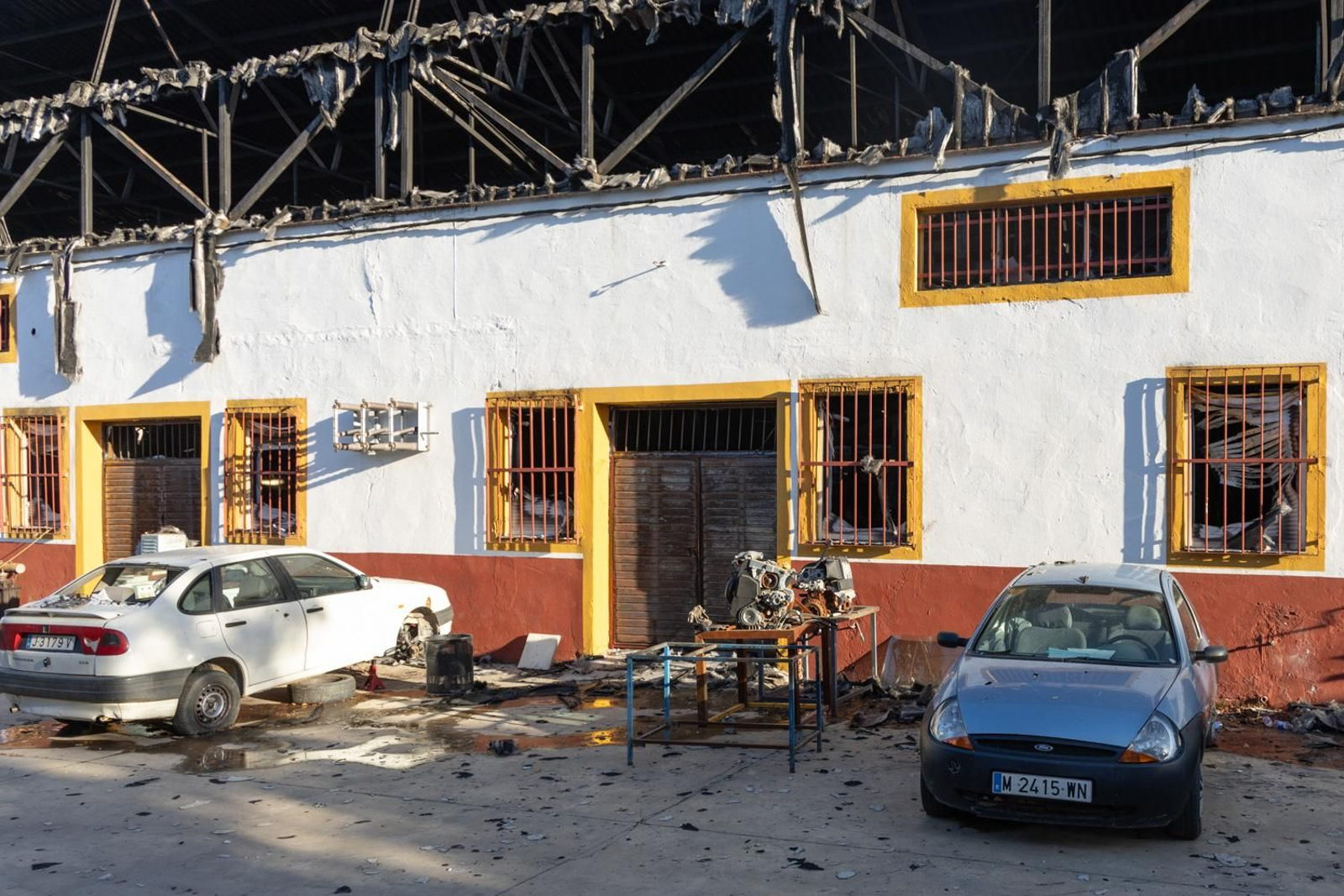 La SAFA  de Andújar arrasada por el fuego, en imágenes