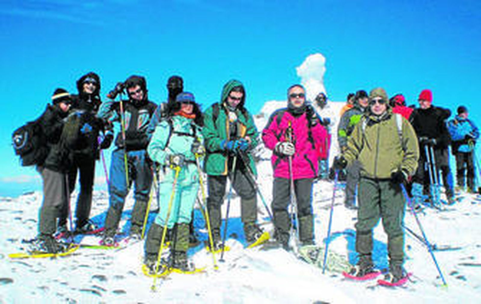 Antes de comenzar el descenso los participantes se hicieron una foto en la cumbre de El Chullo.