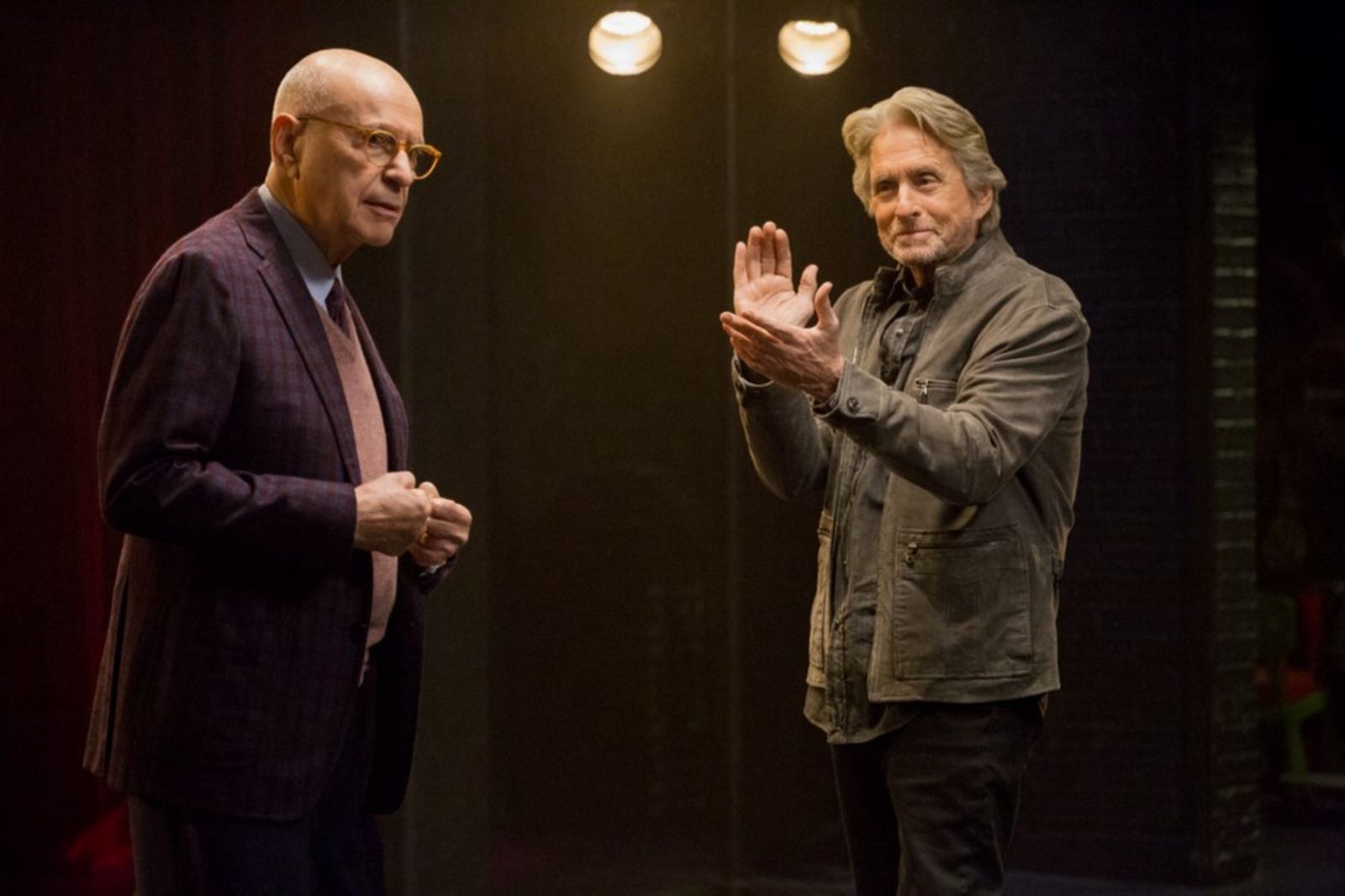 Michael Douglas y Alan Arkin en 'El método Kominsky' una de las series recientes de Netflix
