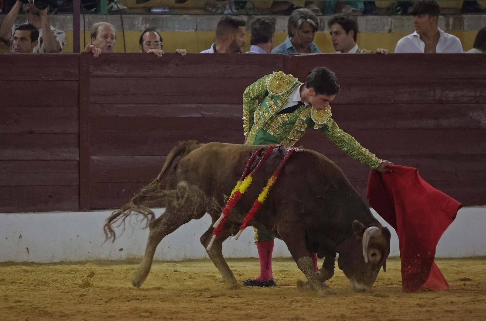 Fotos de la novillada mixta con picadores del sábado de la Feria de La Línea: Ignacio Candelas, Miriam Cabas y Juan Jesús Rodríguez