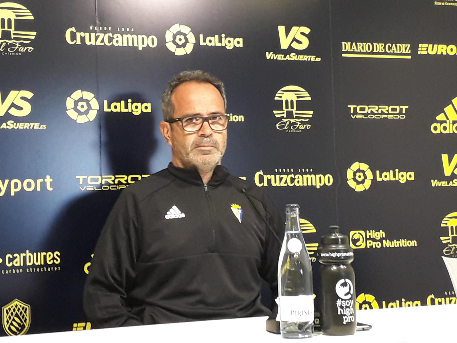 El entrenador del Cádiz, Álvaro Cervera.