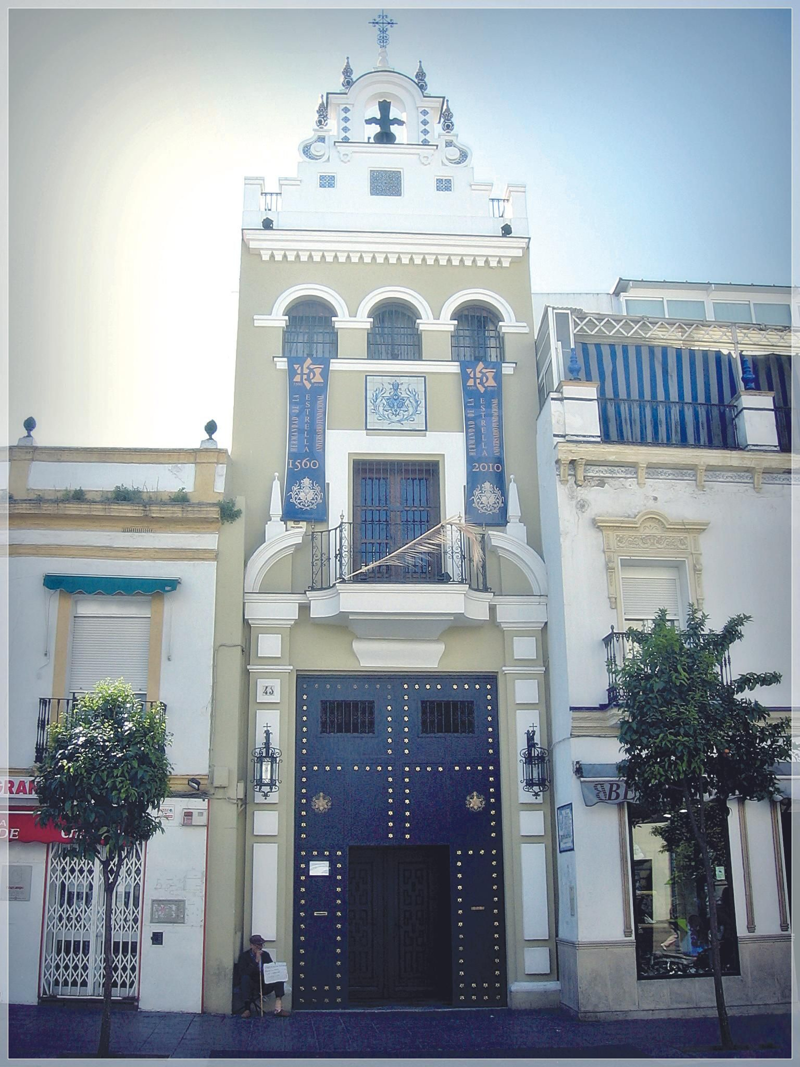 La fachada de la Capilla de la Estrella, al completo.