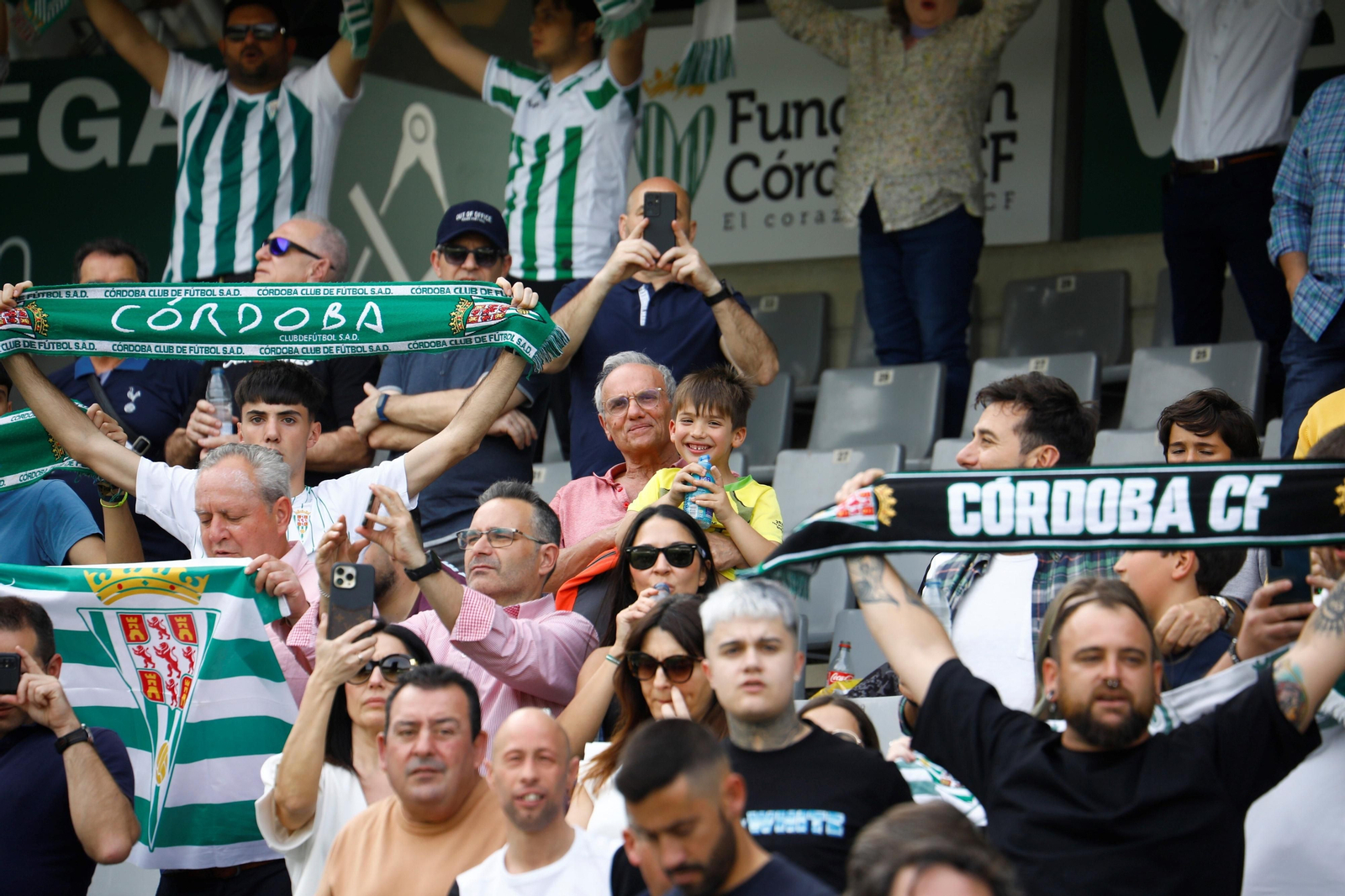 Las mejores fotos del ambiente en El Arcángel para el Córdoba CF - San Fernando