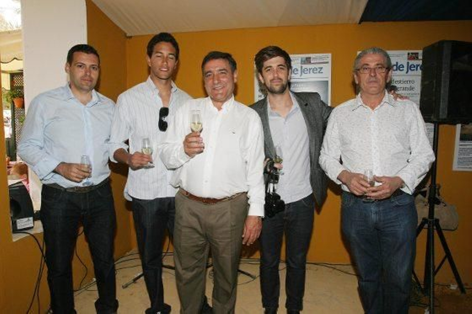 El pintor Pepe Basto, el diseñador Samuel Basto, Salvador Ruiz, de Ferretería Xerez, Luis Gómez y Jesús Herrera.

Foto: Vanesa Lobo