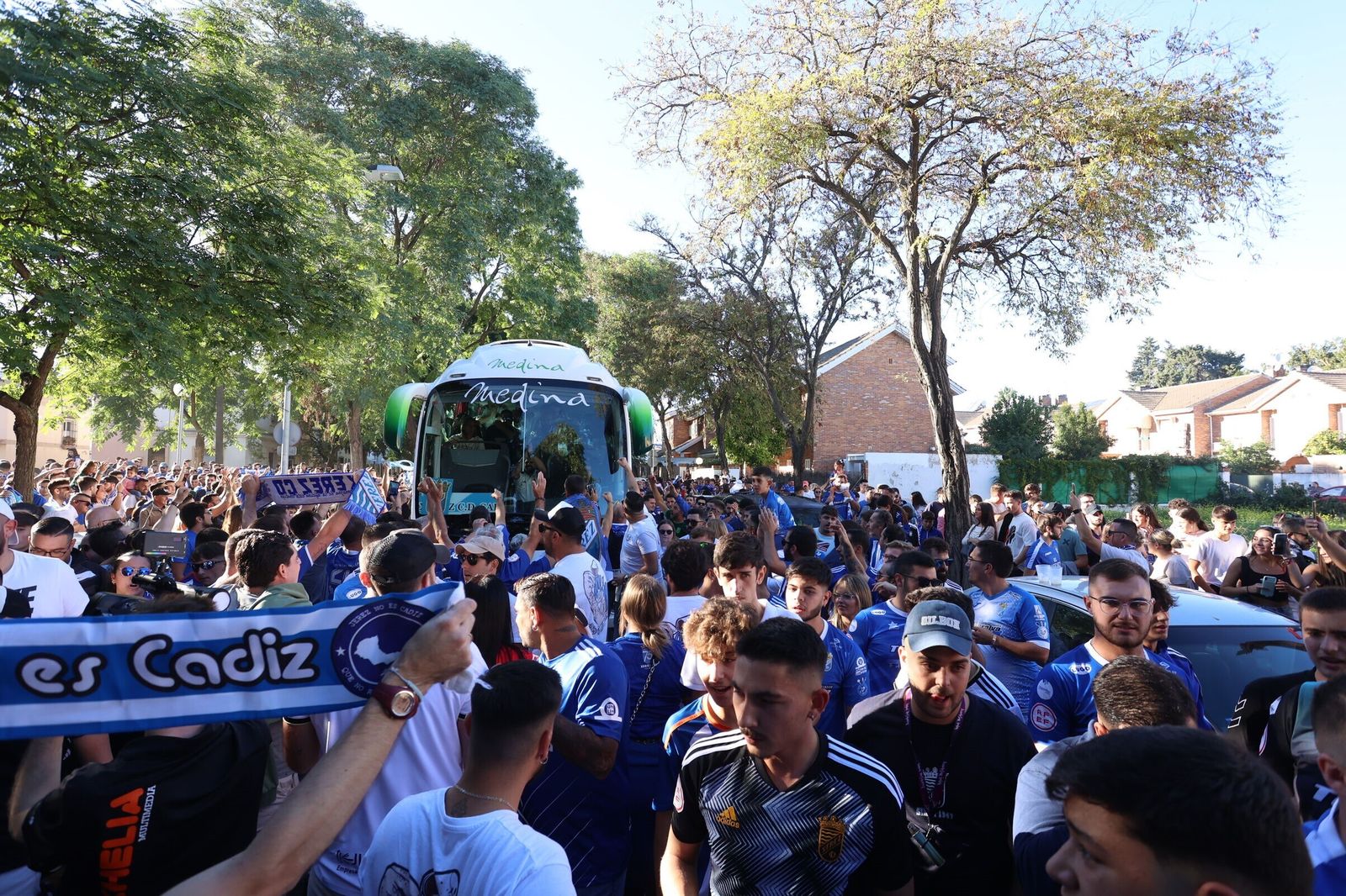 Así ha sido el recibimiento al Xerez CD en los aledaños de Chapín para el derbi