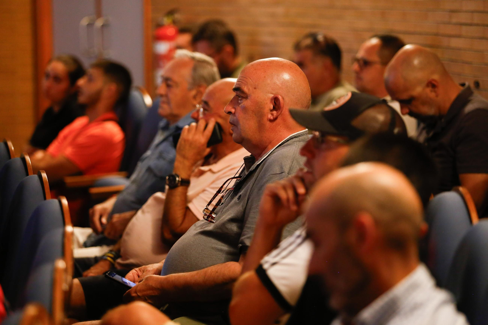 Las fotos de la presentación de la campaña de abonados de la Balona en el teatro la Velada