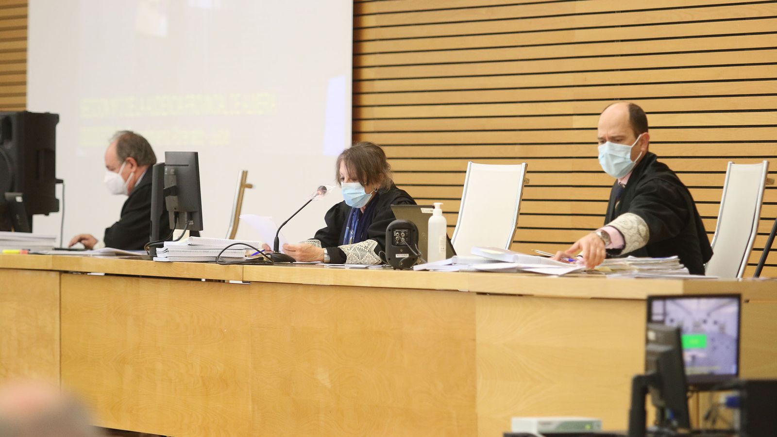 La magistrada Társila Martínez preside el tribunal que juzga a los acusados del caso 'Poniente'.