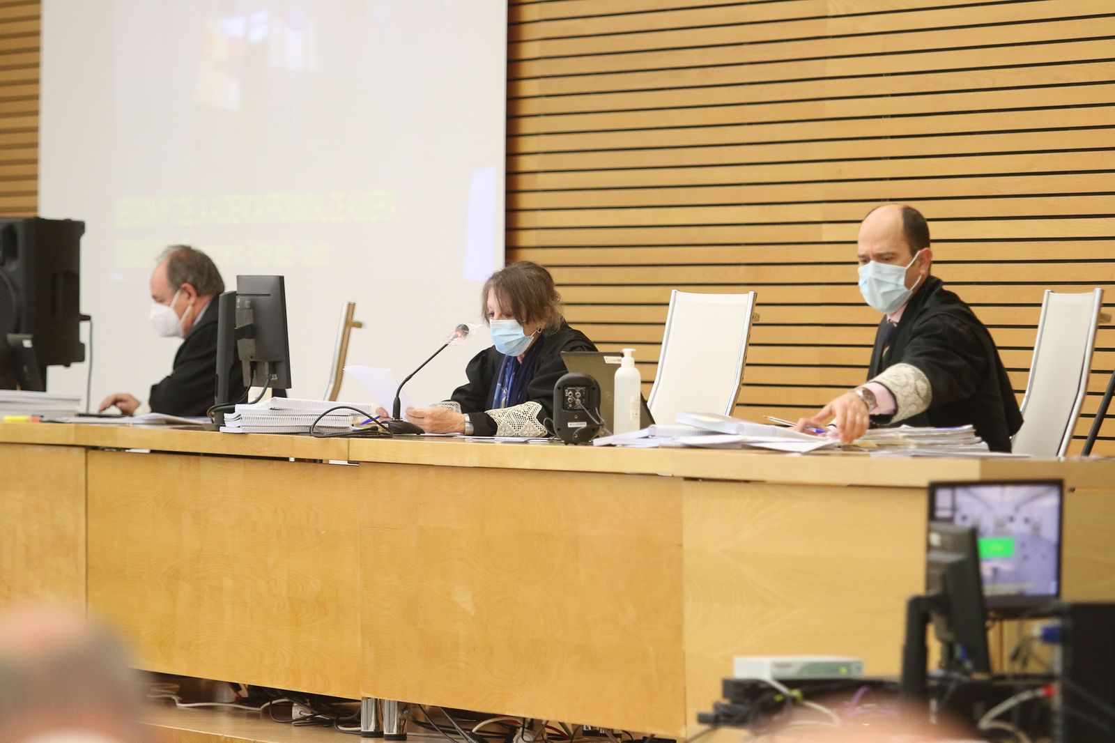 La magistrada Társila Martínez preside el tribunal que juzga a los acusados del caso 'Poniente'.