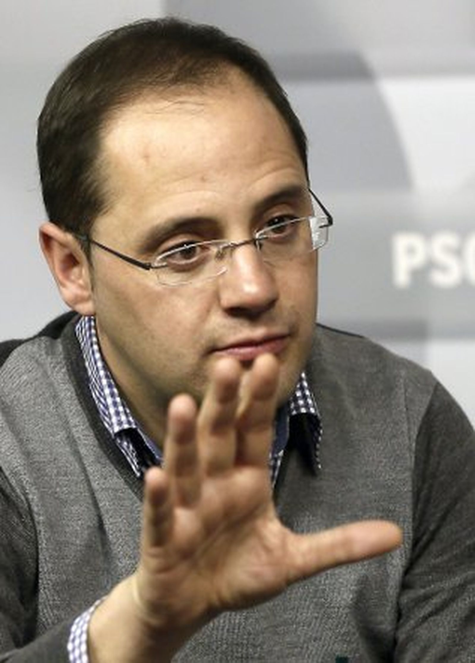 Luena cree que el PP "está rozando ya casi el extremo de la derecha"