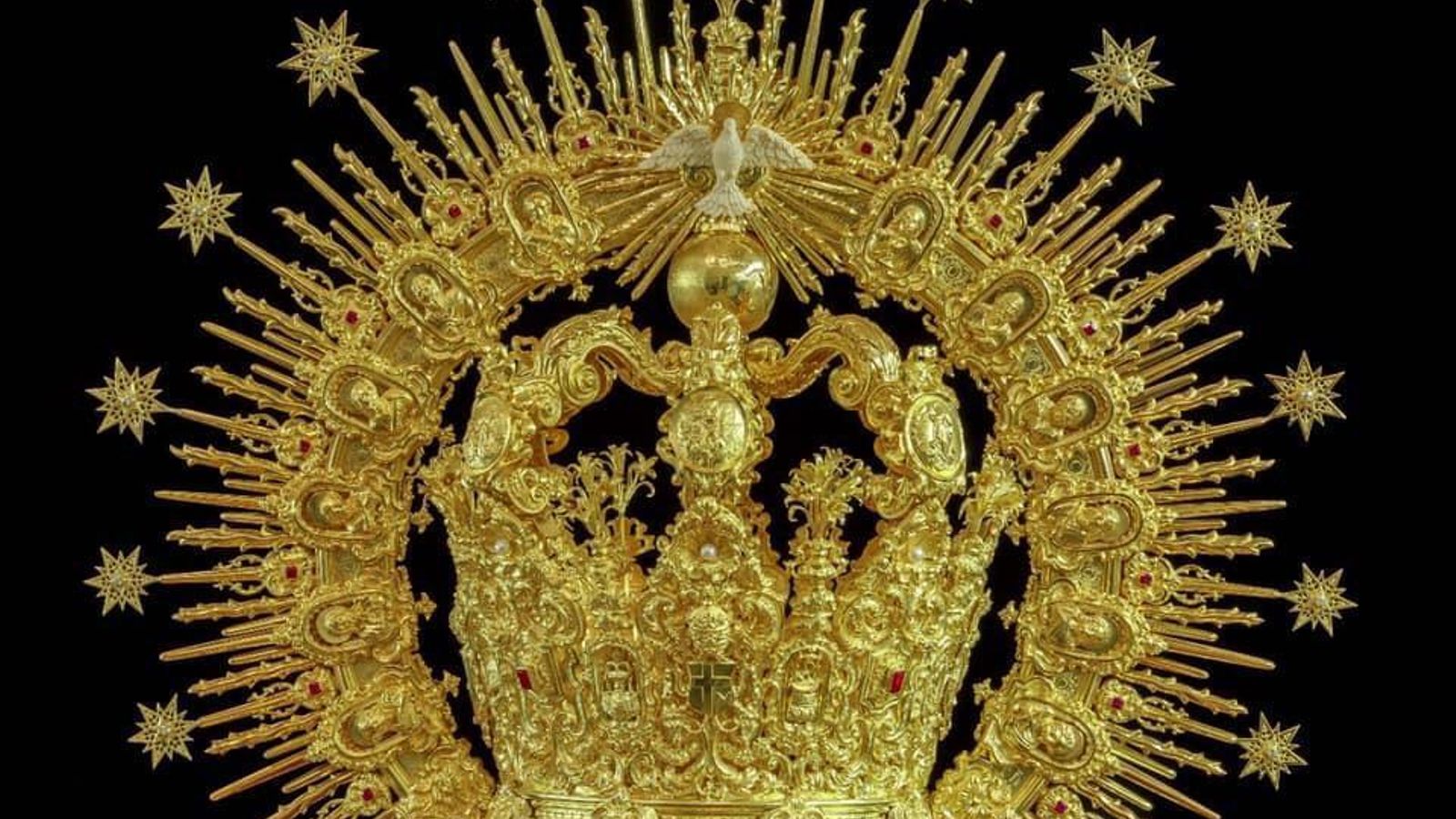 La nueva corona de oro que se ha presentado esta tarde.