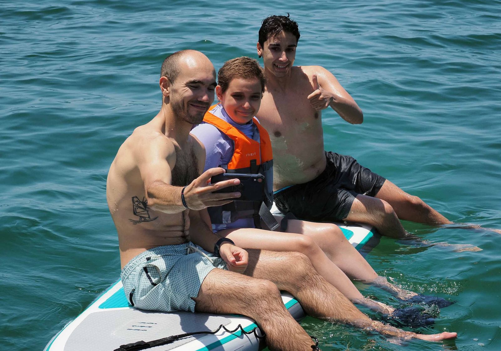 'Navega con Álvaro', la sesión de quimioterapia en Huelva, en imágenes