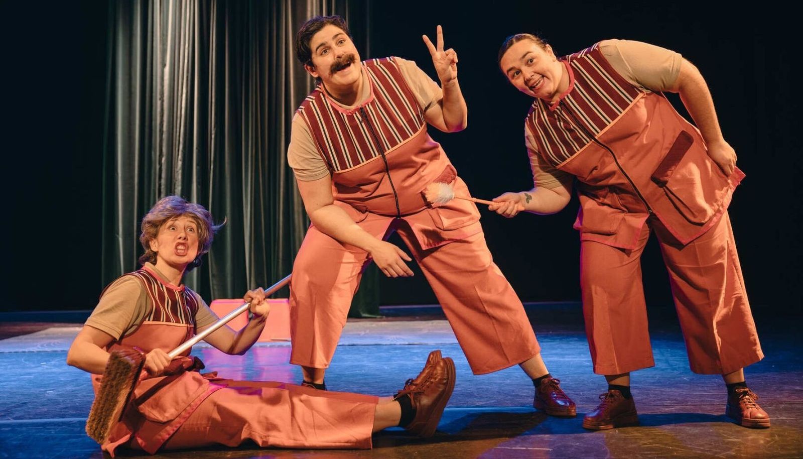 Una imagen de la obra 'Las que limpian', sobre el conflicto de las camareras de piso de los hoteles.