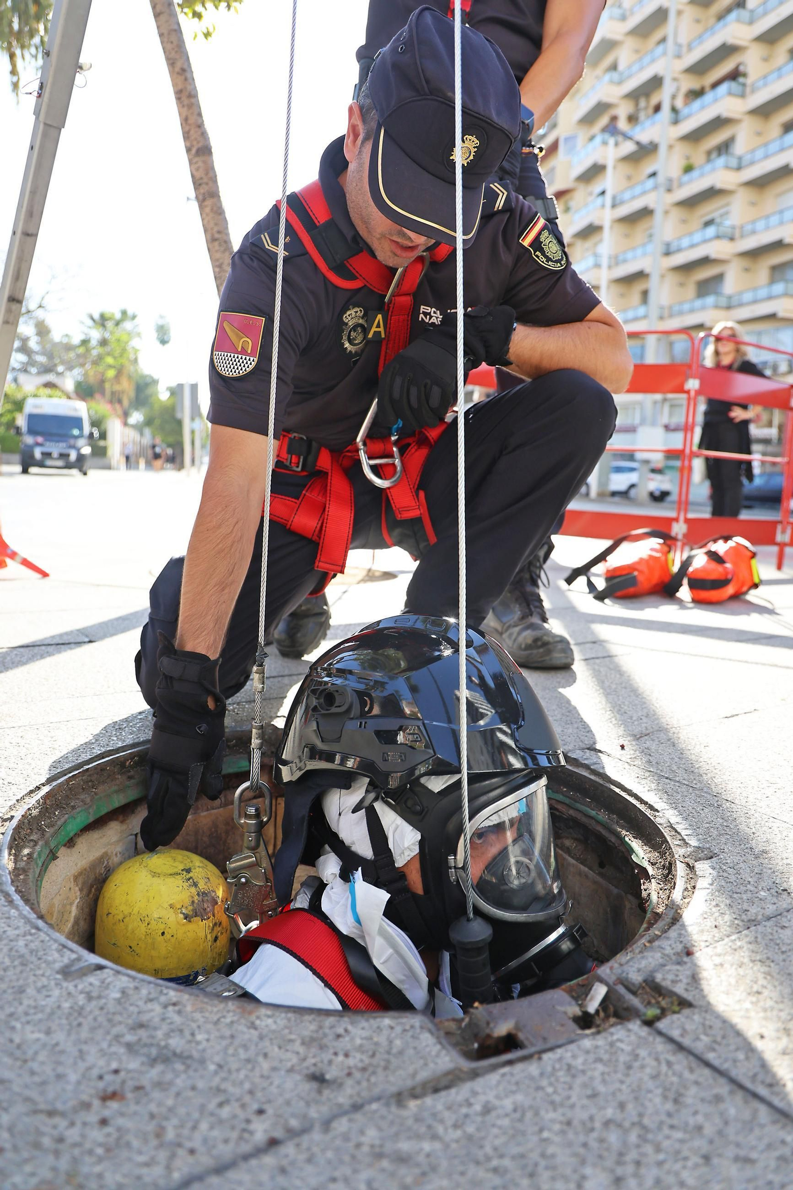 Así trabaja la Unidad de Subsuelo de la Policía para garantizar la seguridad en Huelva durante la Magna