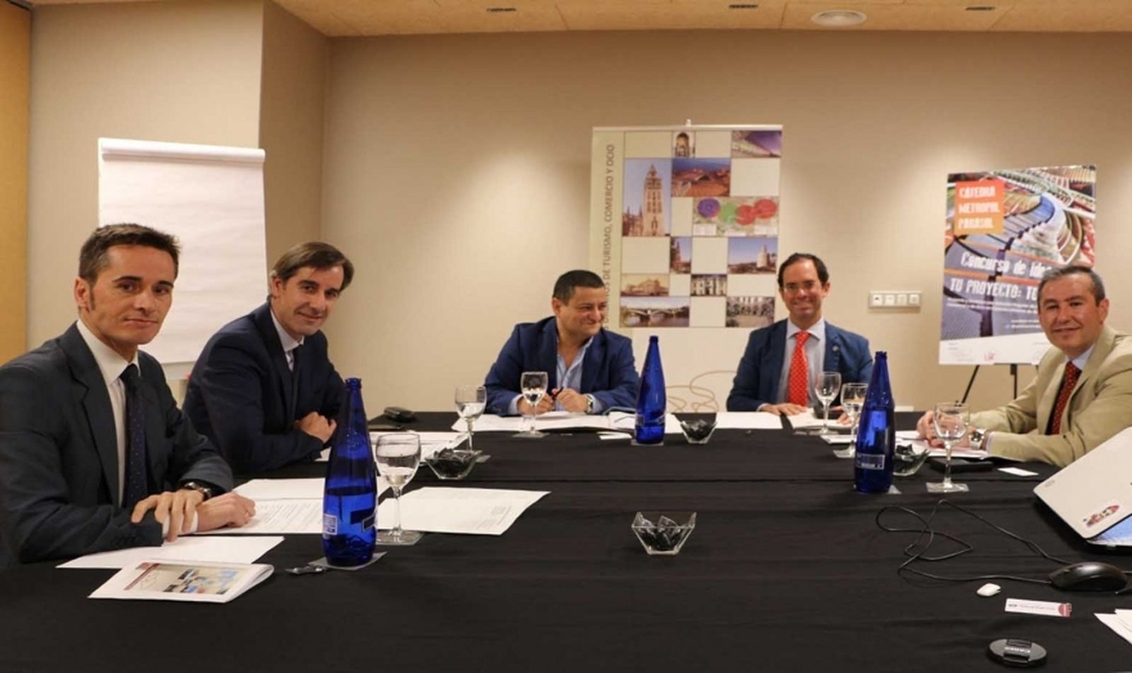 Comisión rectora de Metropol - Parasol. /US