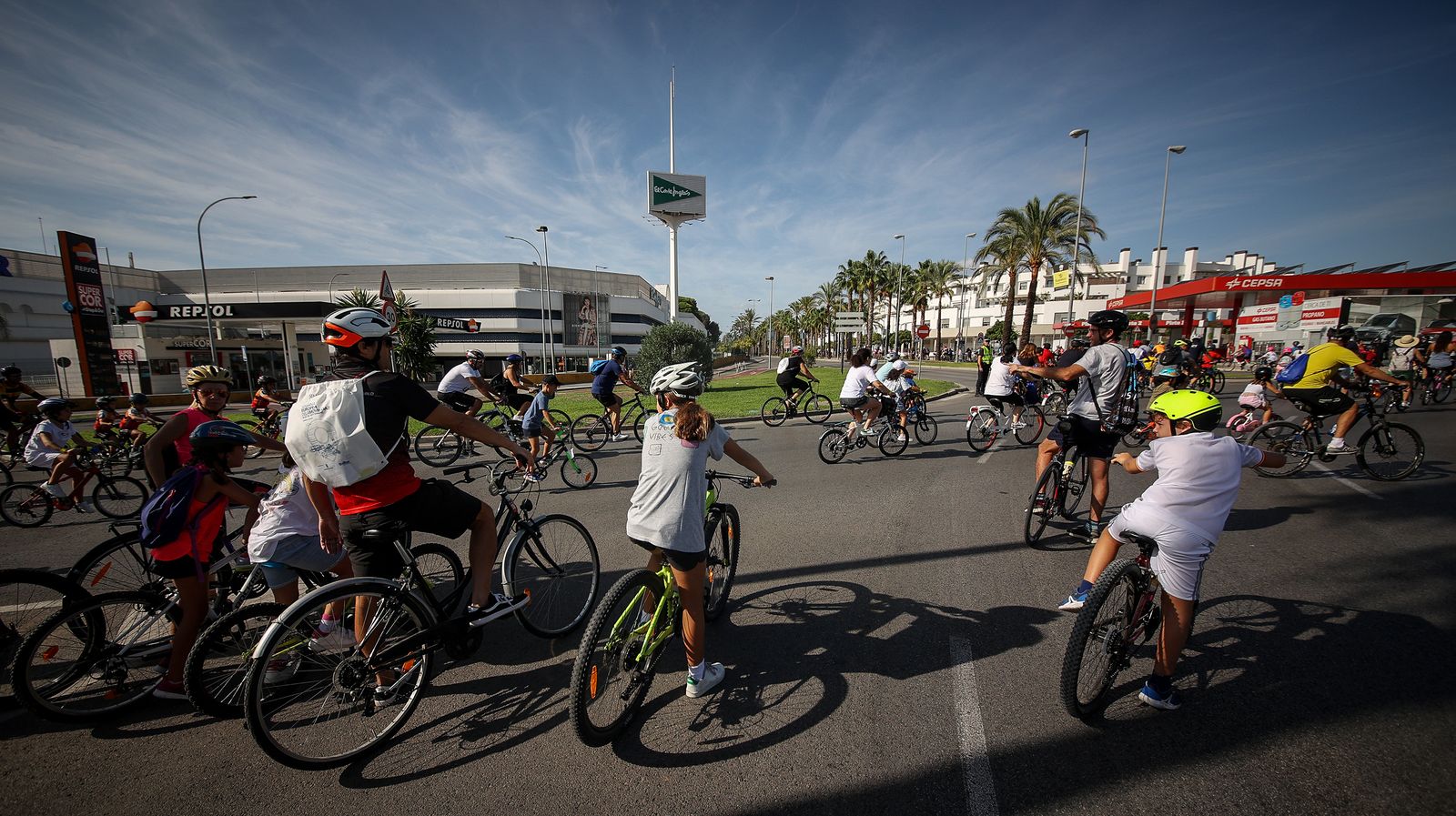Gran ambiente en la fiesta de la bici y la amistad