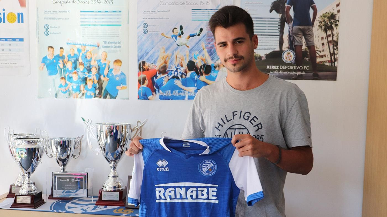 Curro Rivelott vuelve al fútbol y vuelve al Xerez DFC.