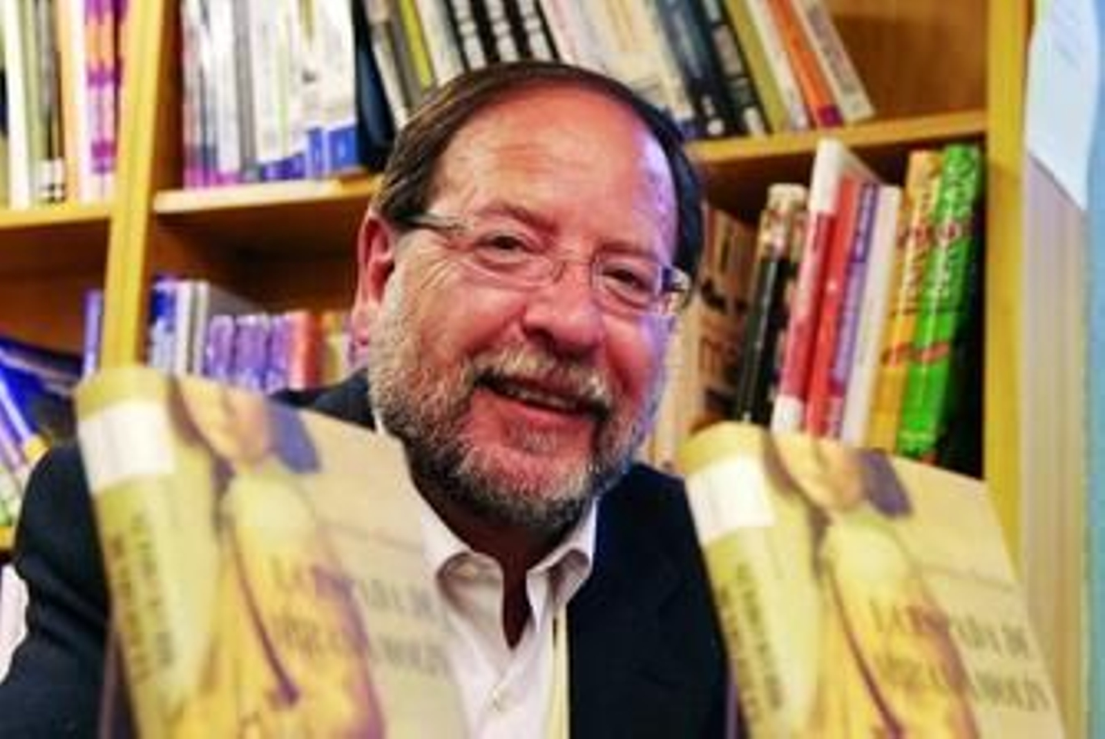 Antonio Enrique, ayer, en la librería Luces.