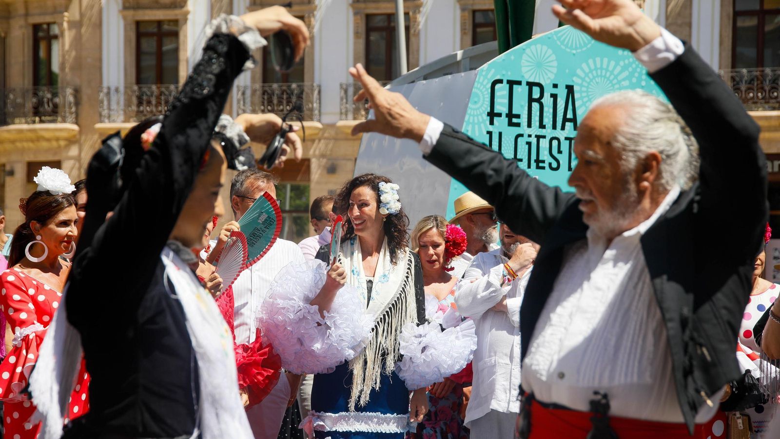El baile no ha faltado en la inauguración de la feria.