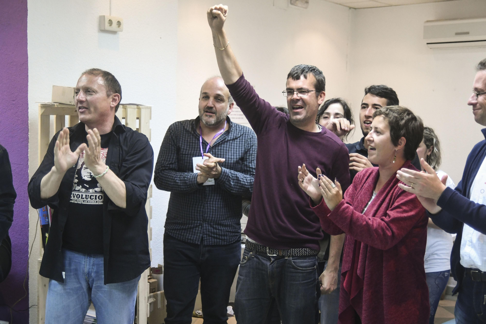 Pedro Honrubia celebra el resultado.