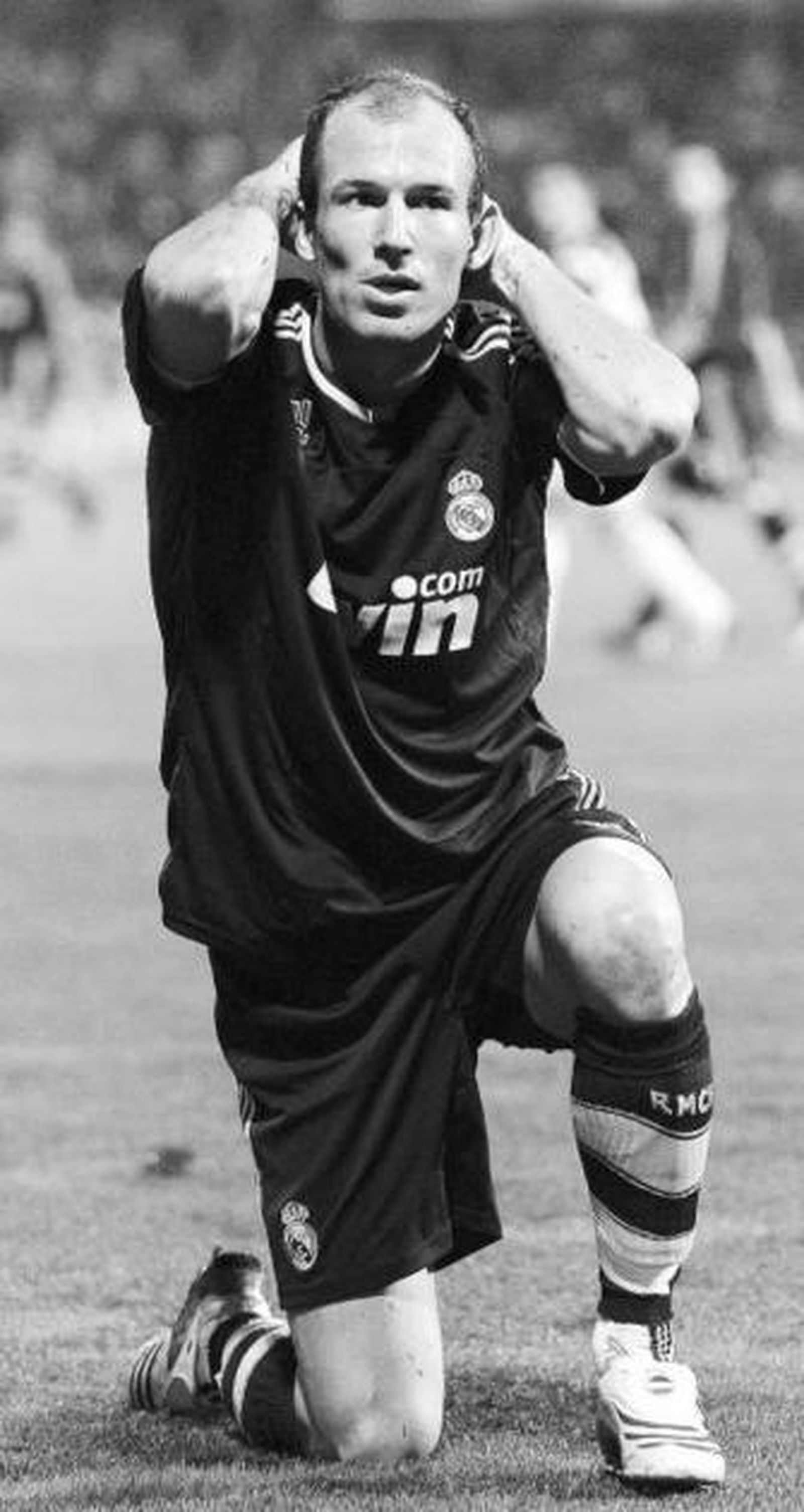 Robben demanda refuerzos.