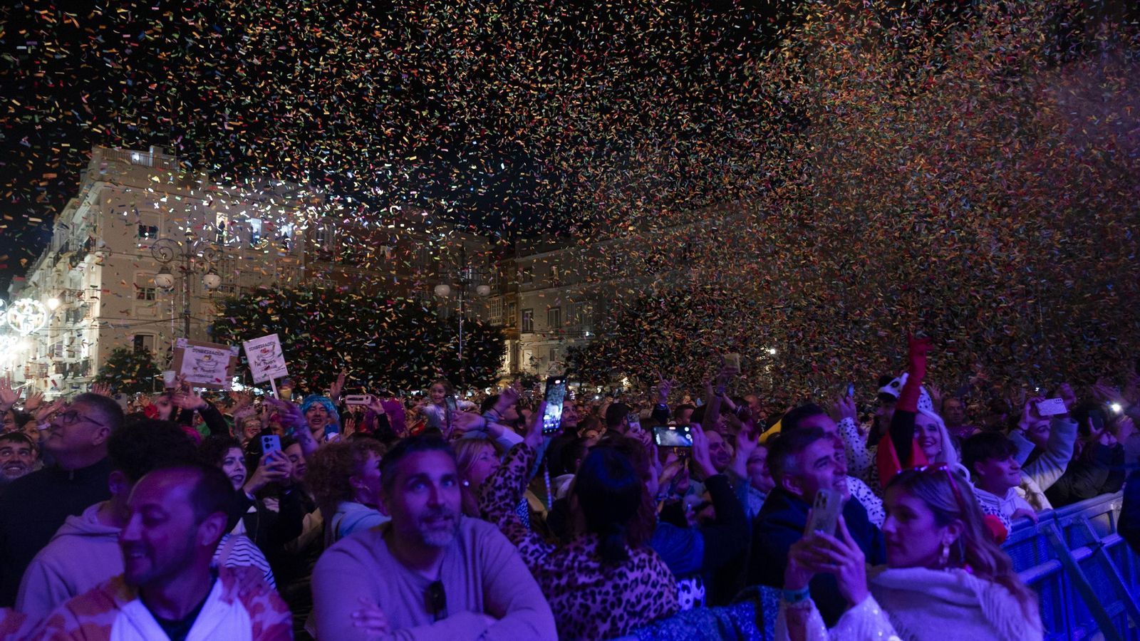 Las imágenes del pregón de Antoñito Molina en el carnaval de Cádiz 2025