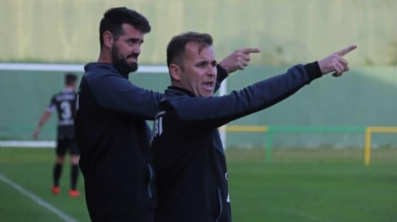 Francisco José Cordero 'Rubio', técnico del Antoniano, junto a su segundo, el jerezano Fernando Rosado.