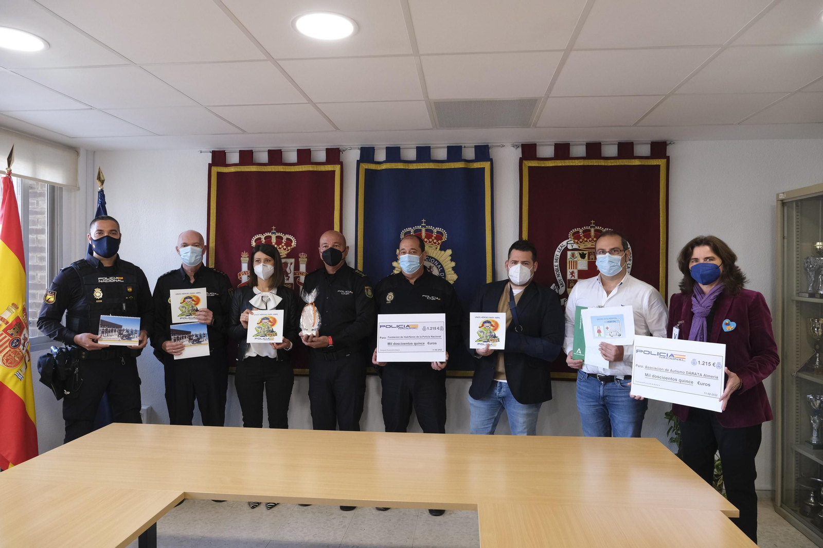 Presentación calendario solidario asociación autismo Dárata. Almería