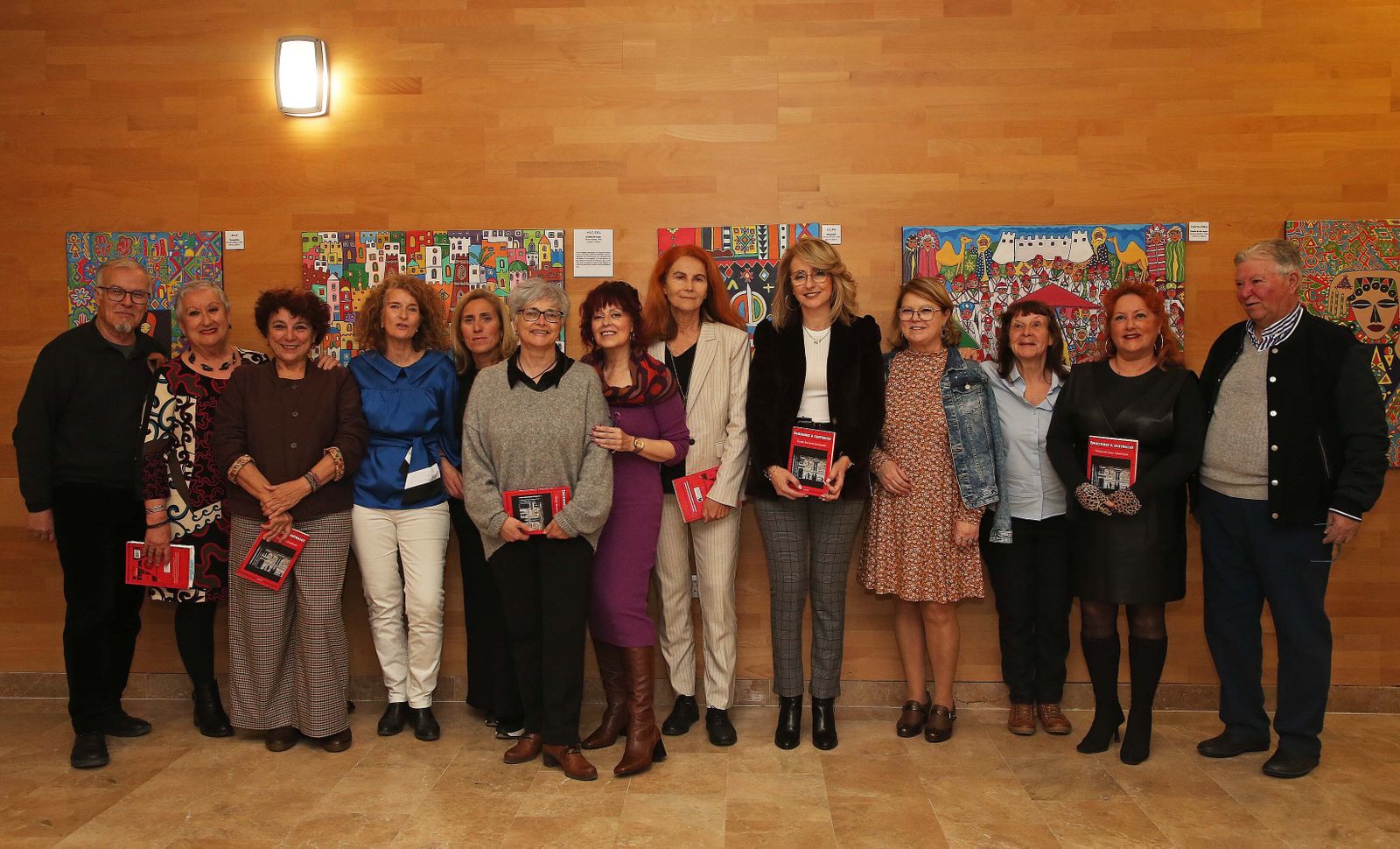 Fotos de la presentación del libro  'Emociones a Contraluz' del grupo literario Infusiónate en Algeciras
