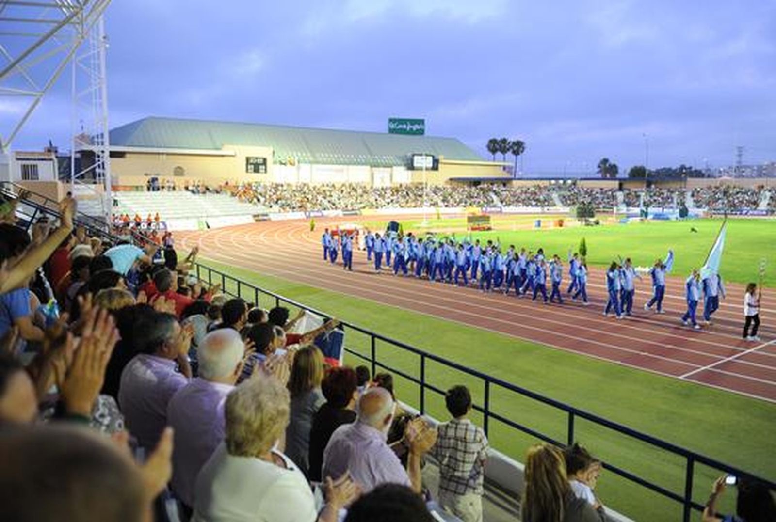 Luz y color en Bahía Sur en la ceremonia de apertura de los XIV Juegos Iberoamericanos San Fernando 2010. 

Foto: Elias Pimentel y Joaquin Pino