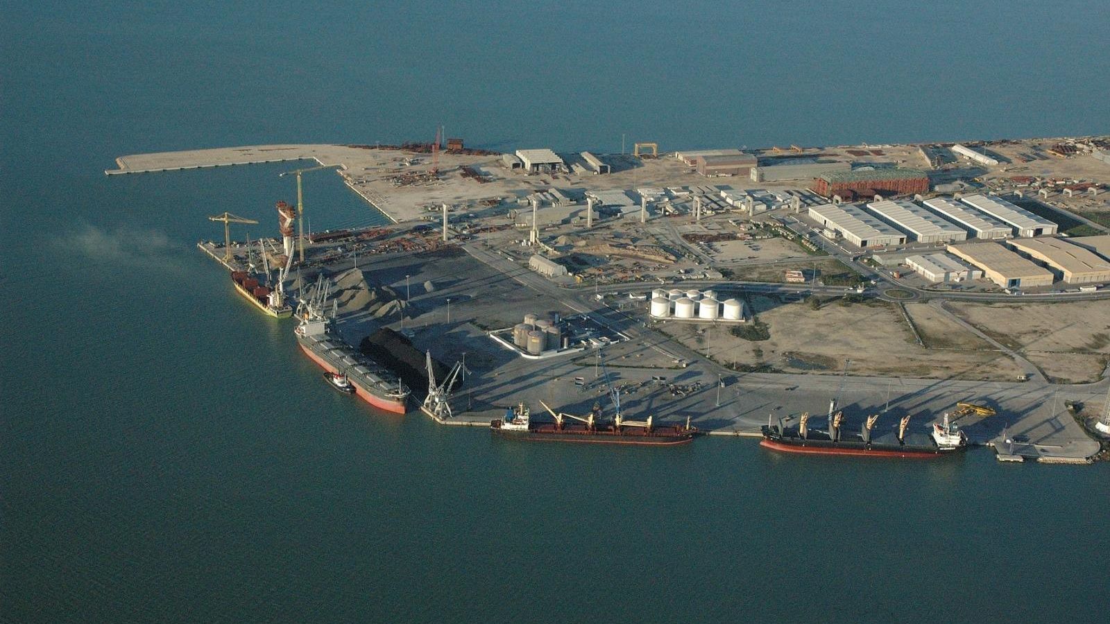 Vista aérea de La Cabezuela, donde se ven los depósitos de Olivia Petroleum.