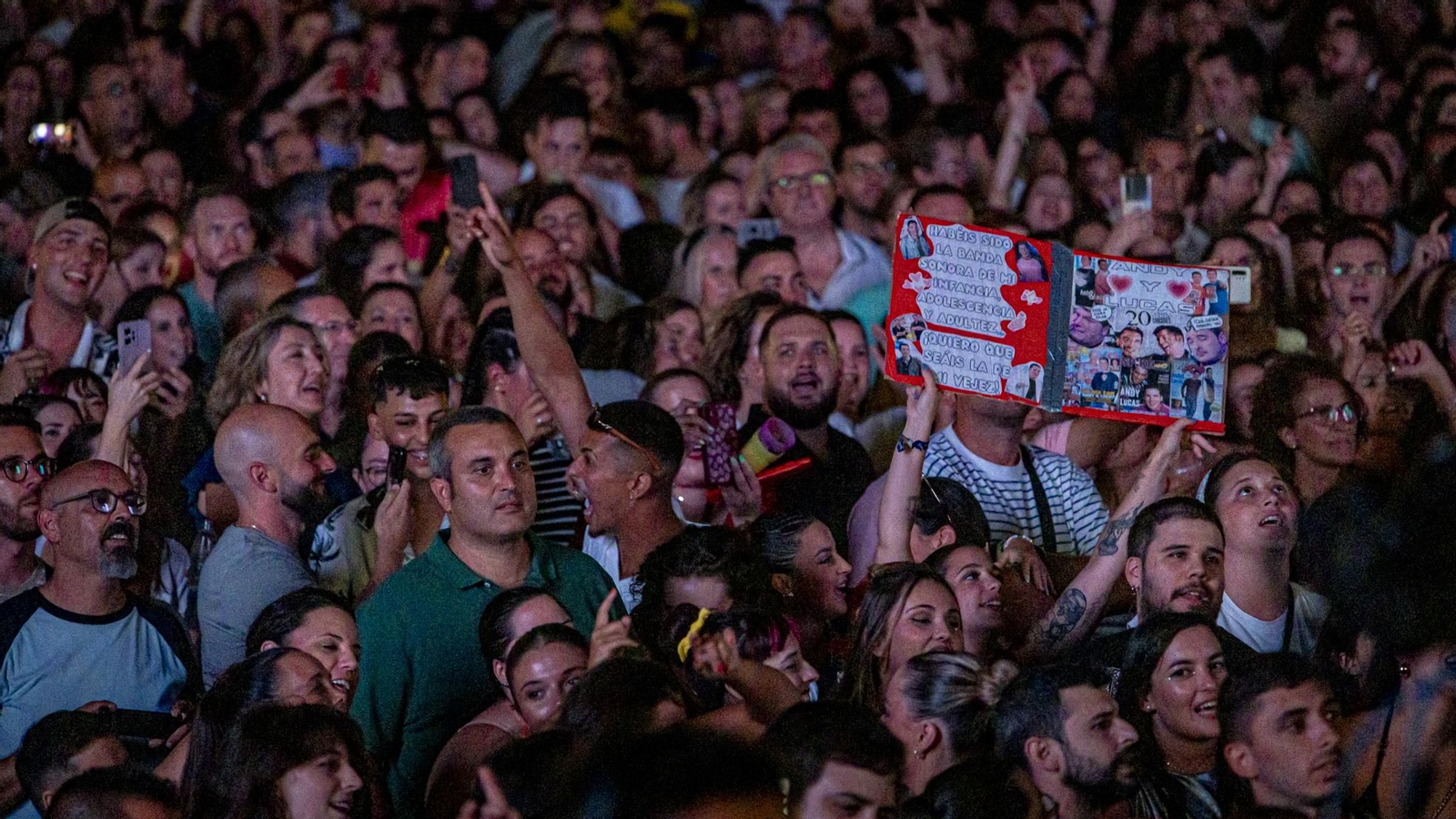 Las imágenes del concierto de despedida de Andy&Lucas en el muelle de Cádiz