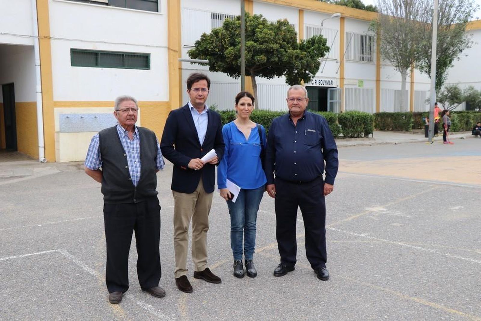 Visita de Francisco Góngora y Julia Ibáñez al CEIP Solymar de Matagorda en 2018.