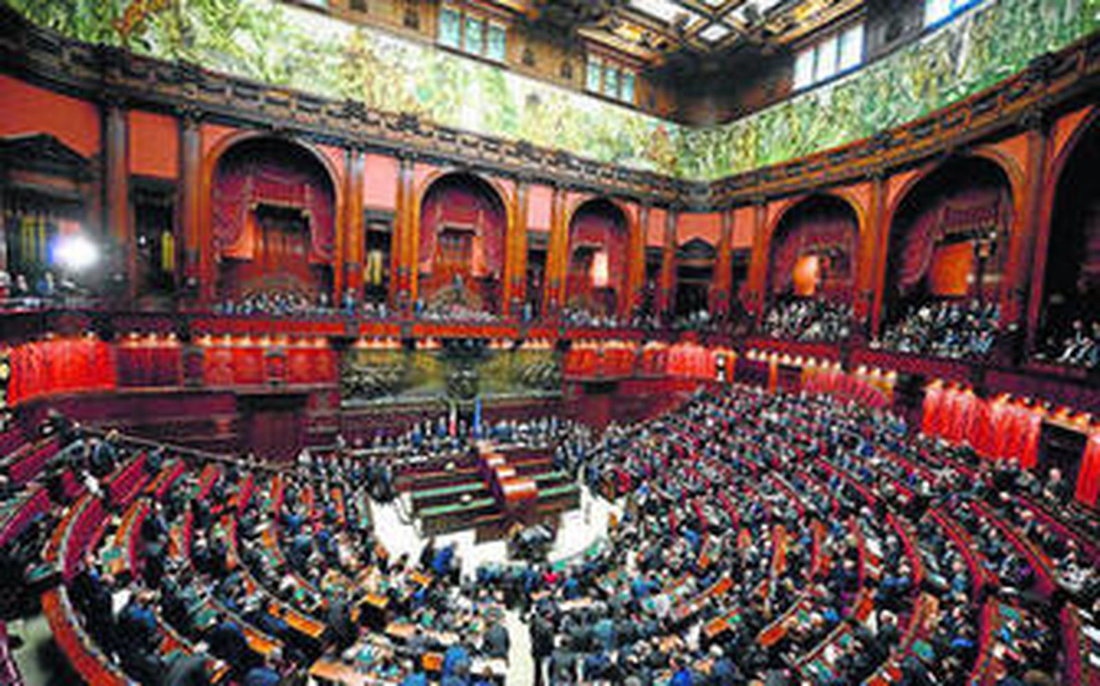 Panorámica de la primera sesión de la Cámara de los Diputados celebrada ayer en Roma.