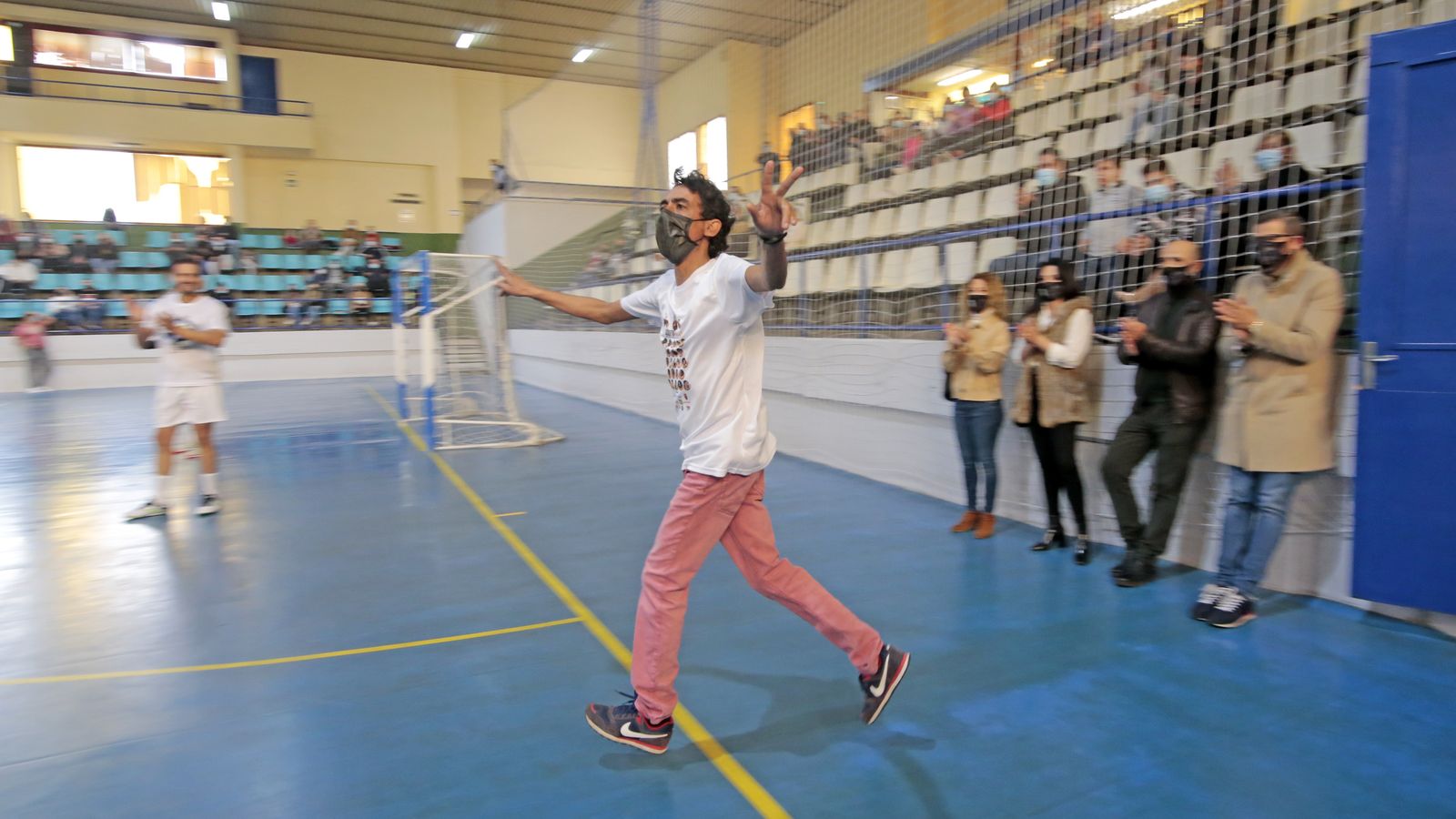Partido benéfico para los niños damnificados por el volcán de La Palma