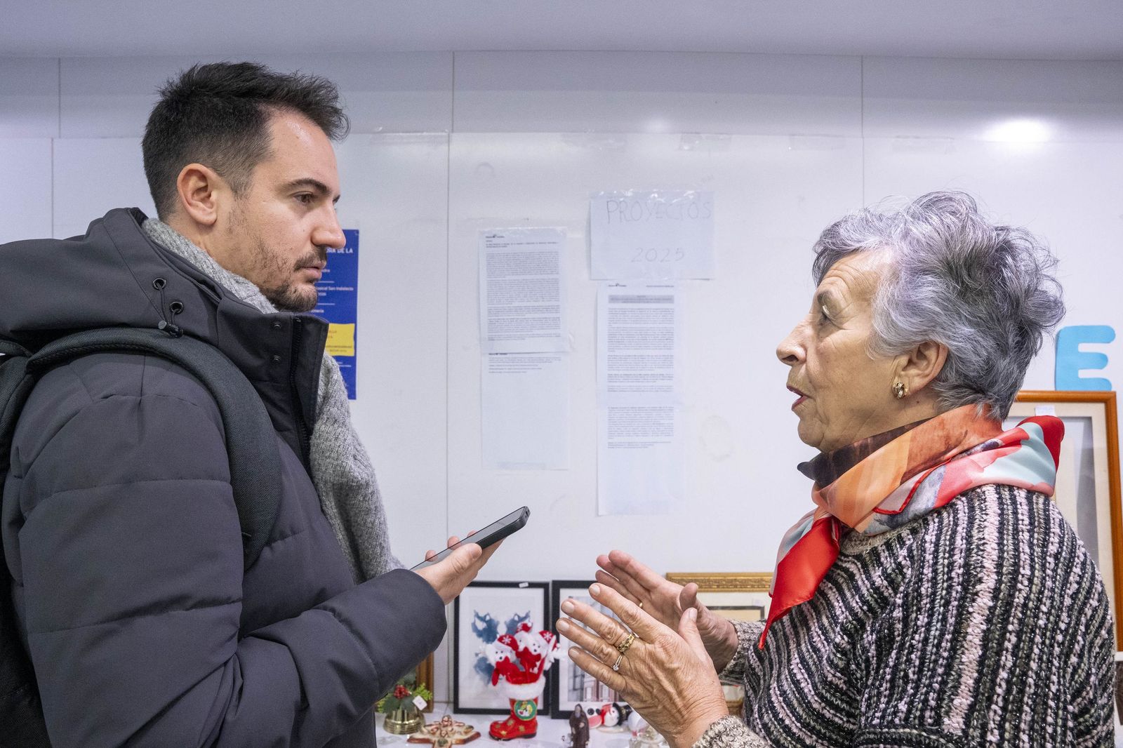 Un mercadillo que late por los demás: la solidaridad toma el Paseo de Almería