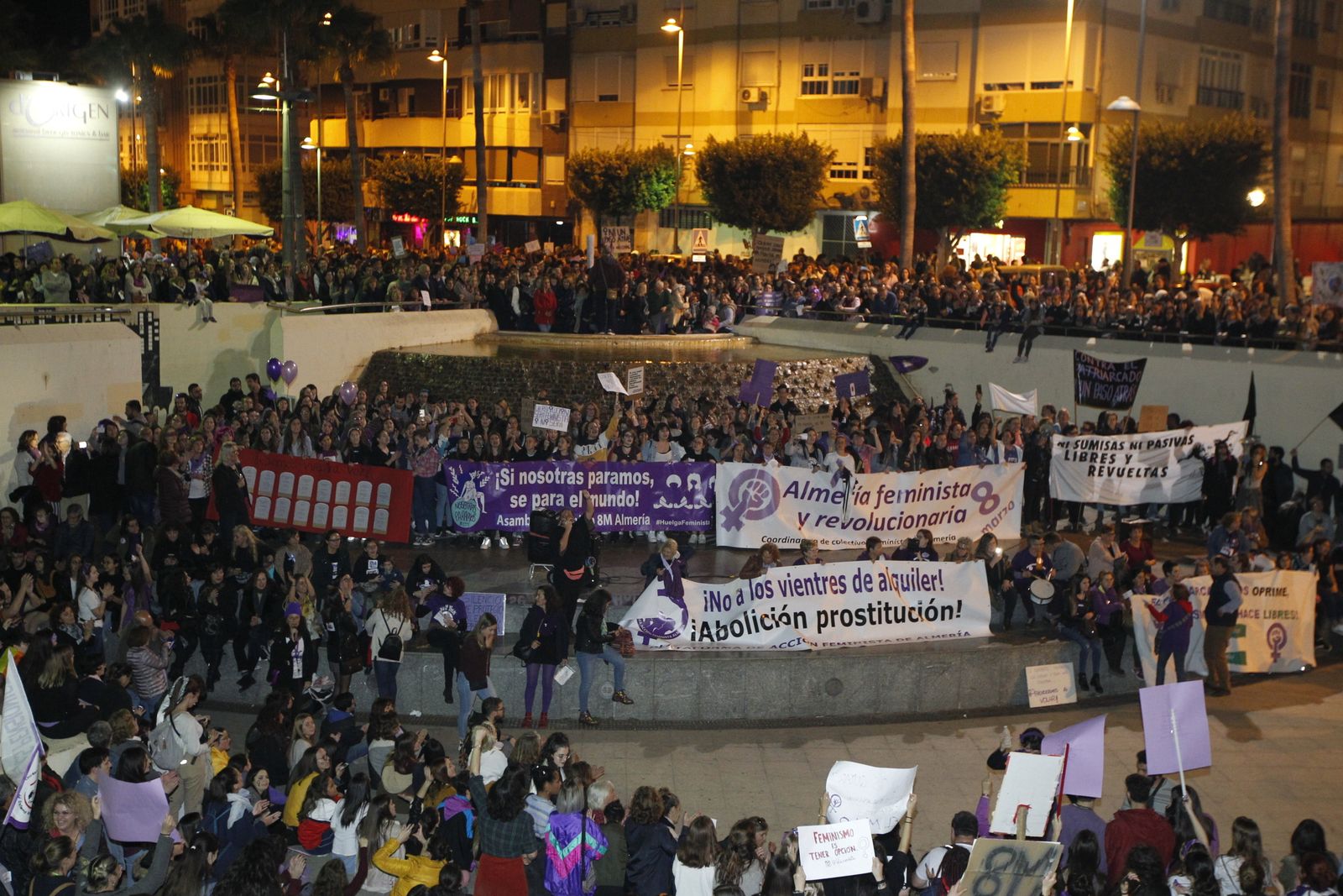 Fotogalería manifestación Día Internacional de la Mujer en Almería