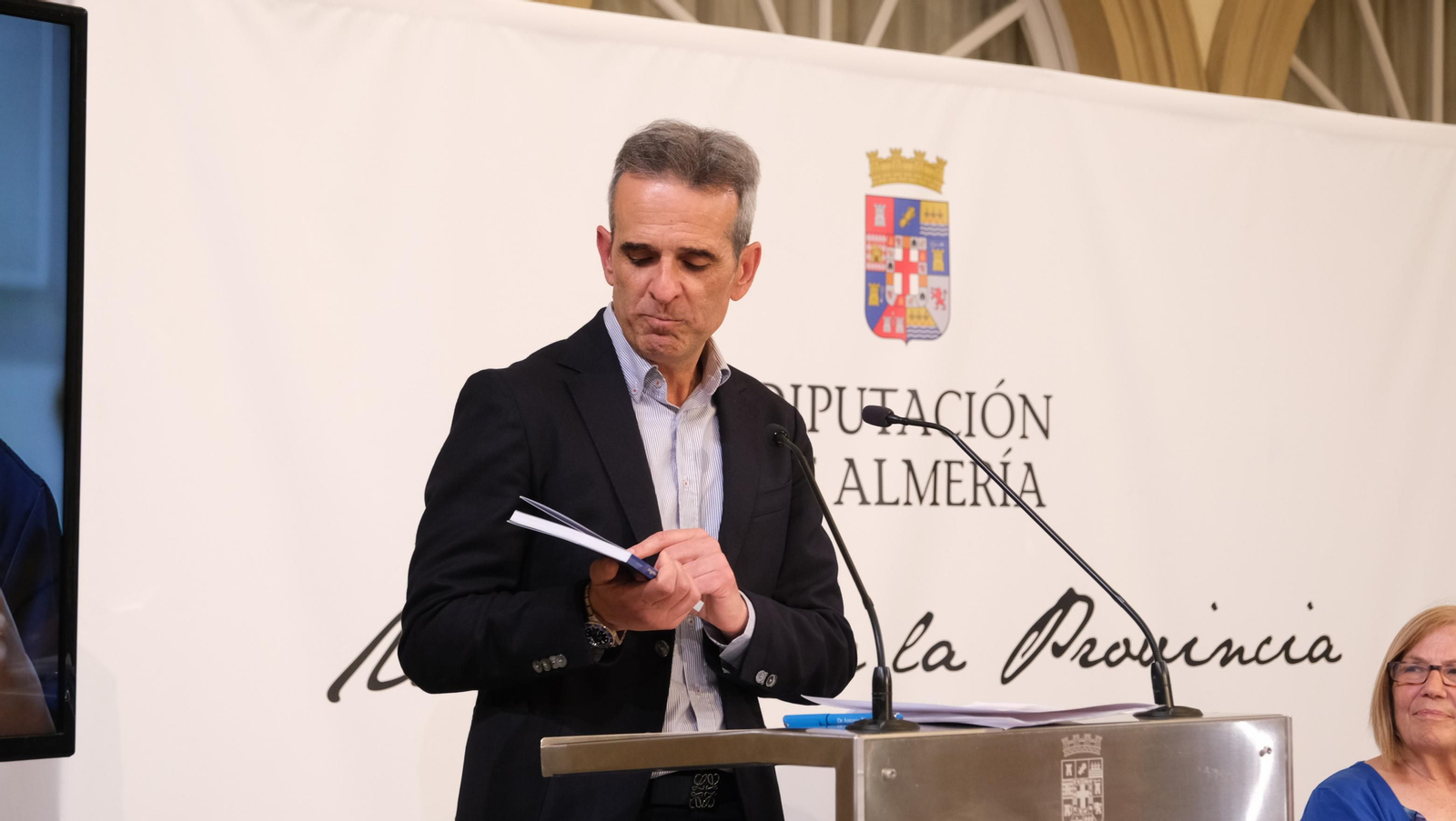 El Doctor Antonio Ríos presenta su libro 'Una Rodilla Feliz', en imágenes