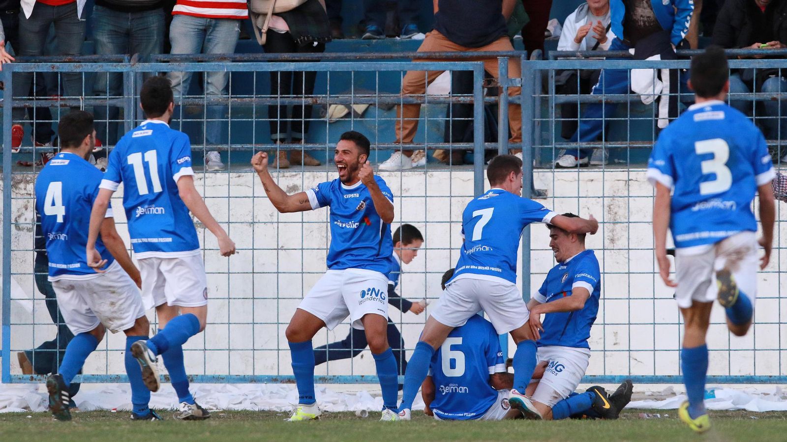 Un tanto de Lolo Garrido dio el triunfo al Xerez DFC frente al Guadiaro en la temporada 15/16.