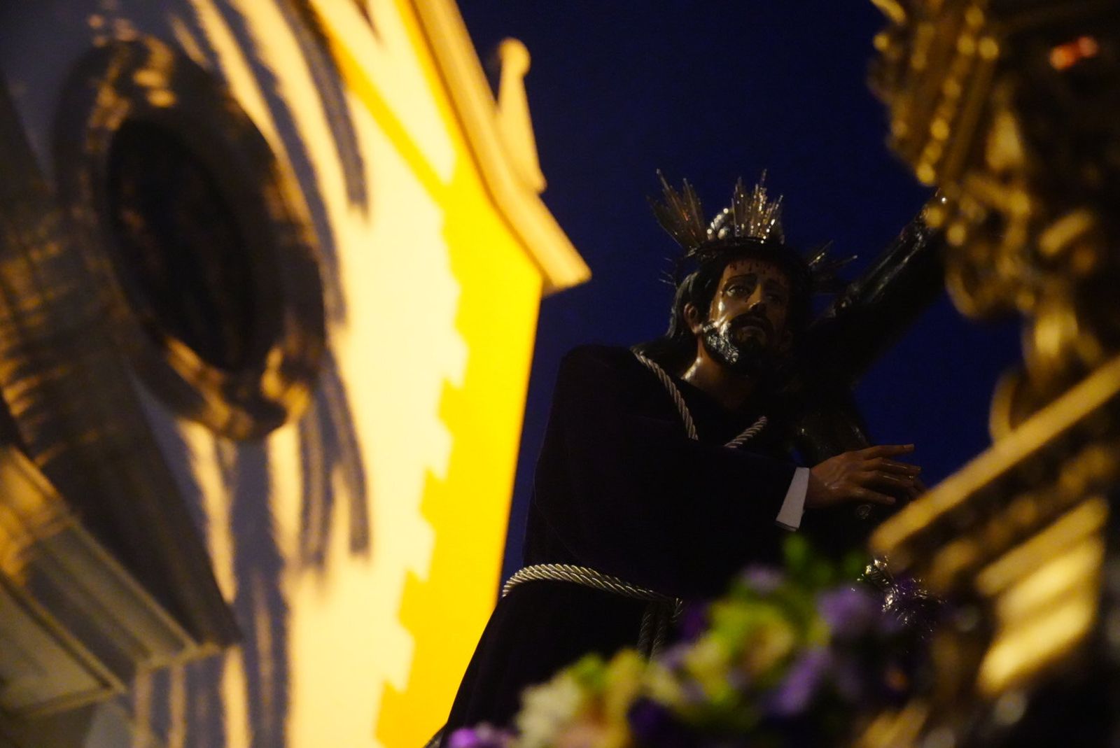 Martes Santo en Pozoblanco: La procesión de Jesús Nazareno y los Dolores, en fotografías