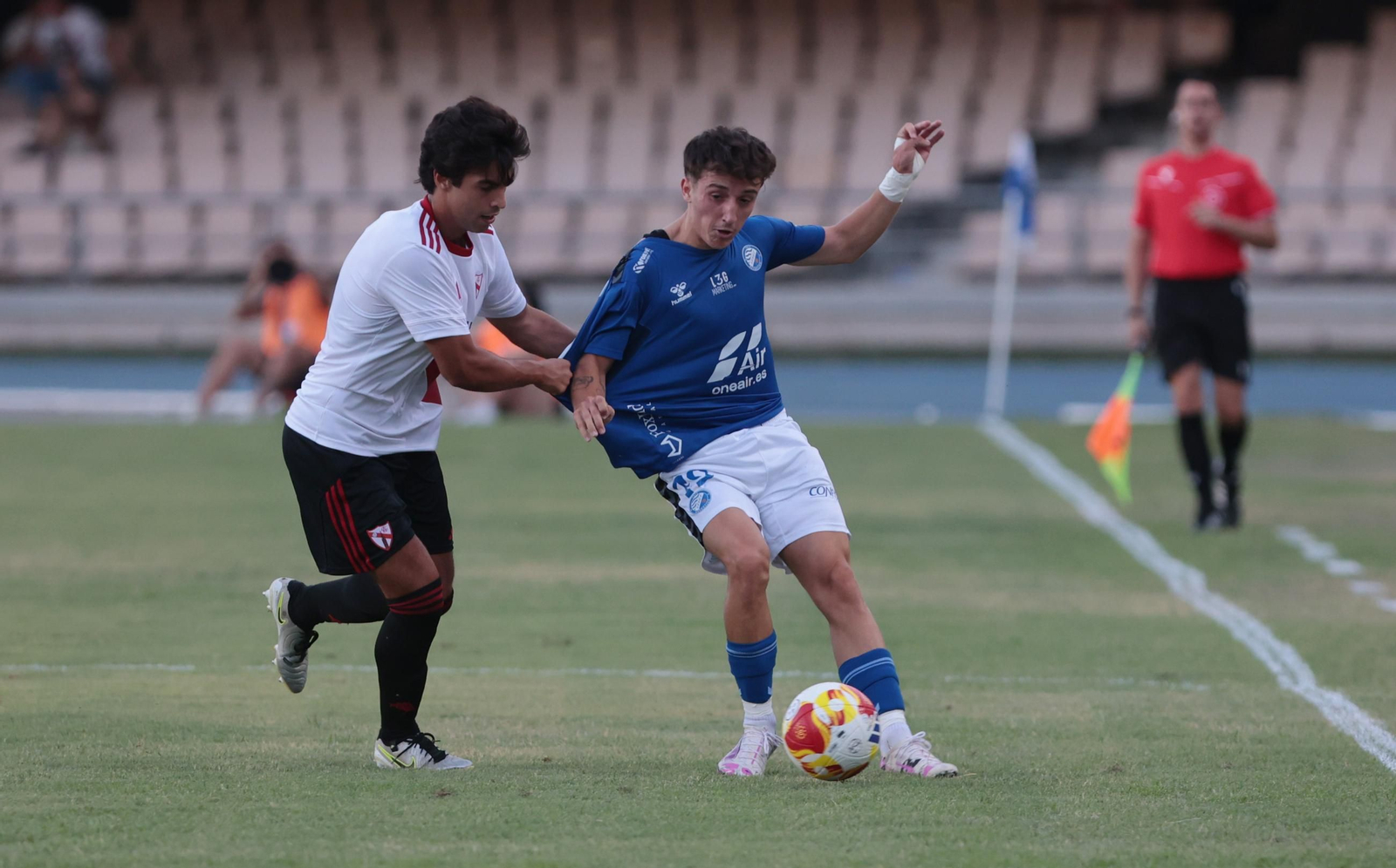 Imágenes del Trofeo Pepe Ravelo entre Xerez DFC contra Sevilla Atlético en Chapín
