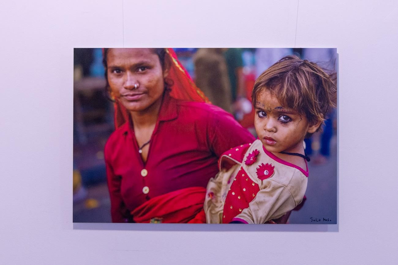 ‘Saris de seda, realidades desveladas’: una mirada fotográfica a la fuerza y dignidad de las mujeres de la India en los Baños Árabes de Jaén