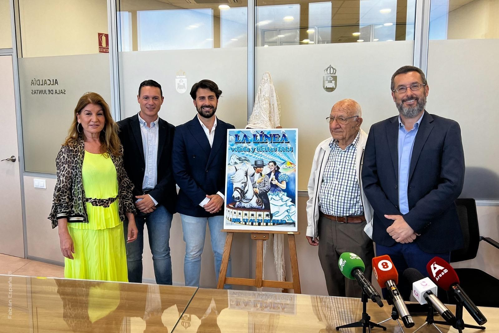 Franco, Rubén García, Gaspar Martín, Álvaro Picardo y Mercedes Atanet, en la presentación. Franco, Rubén García, Gaspar Martín, Álvaro Picardo y Mercedes Atanet, en la presentación.
