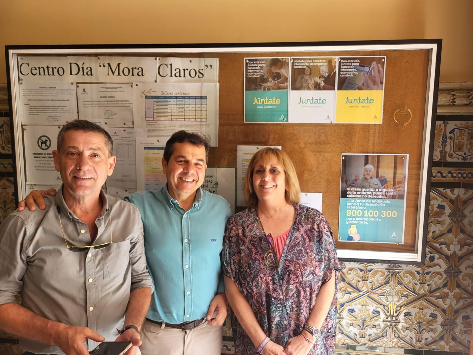 El delegado de Inclusión presenta el programa, que también incluye un teléfono gratuito, en el CPA Mora Claros de la capital. El delegado de Inclusión presenta el programa, que también incluye un teléfono gratuito, en el CPA Mora Claros de la capital.