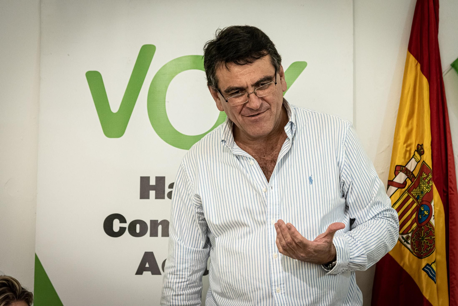 Imágenes de la jornada electoral en la sede de VOX en Huelva