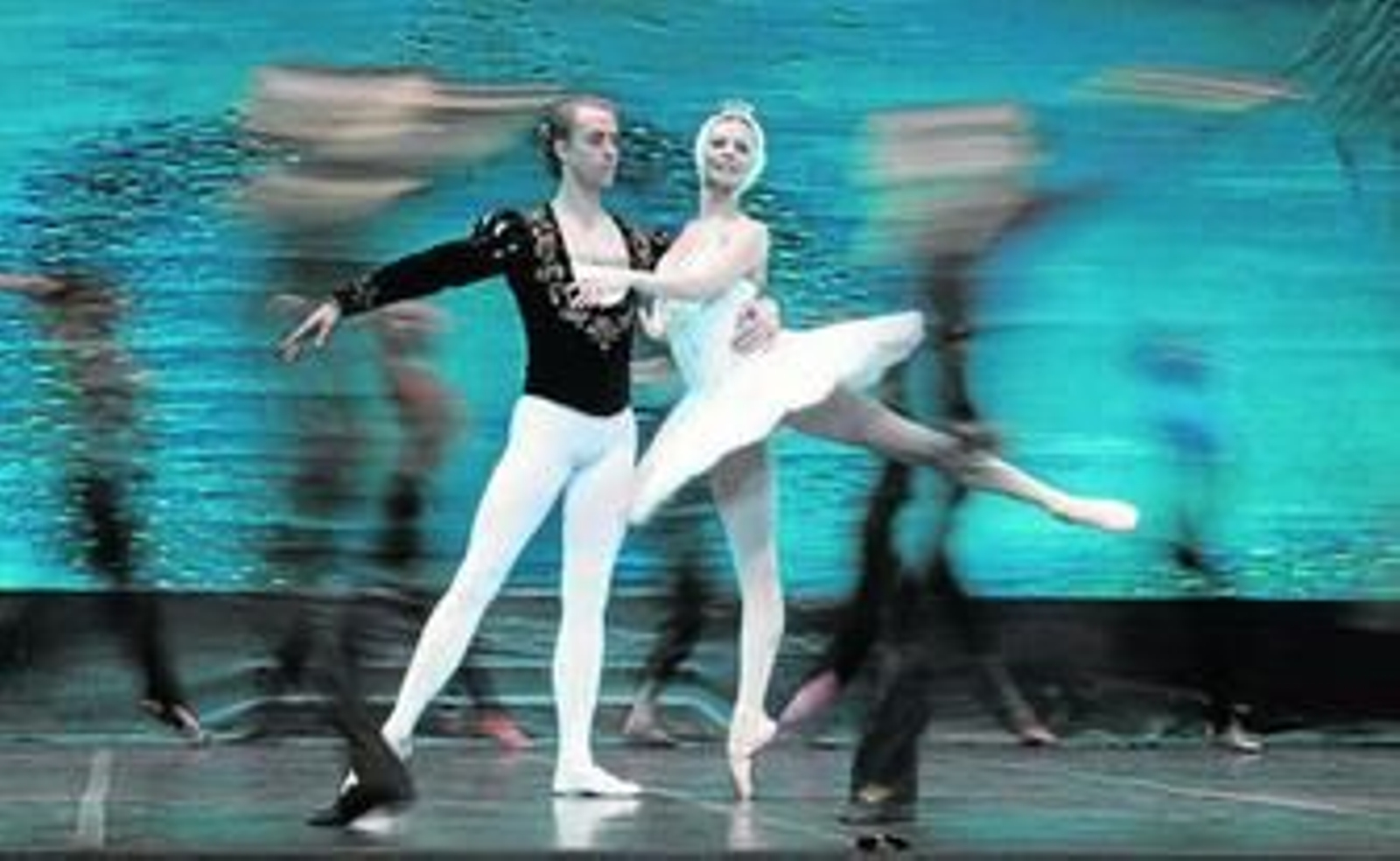 Tatiana Goliakova y Segei Sidorsky como Odile y Príncipe Sigfrido.