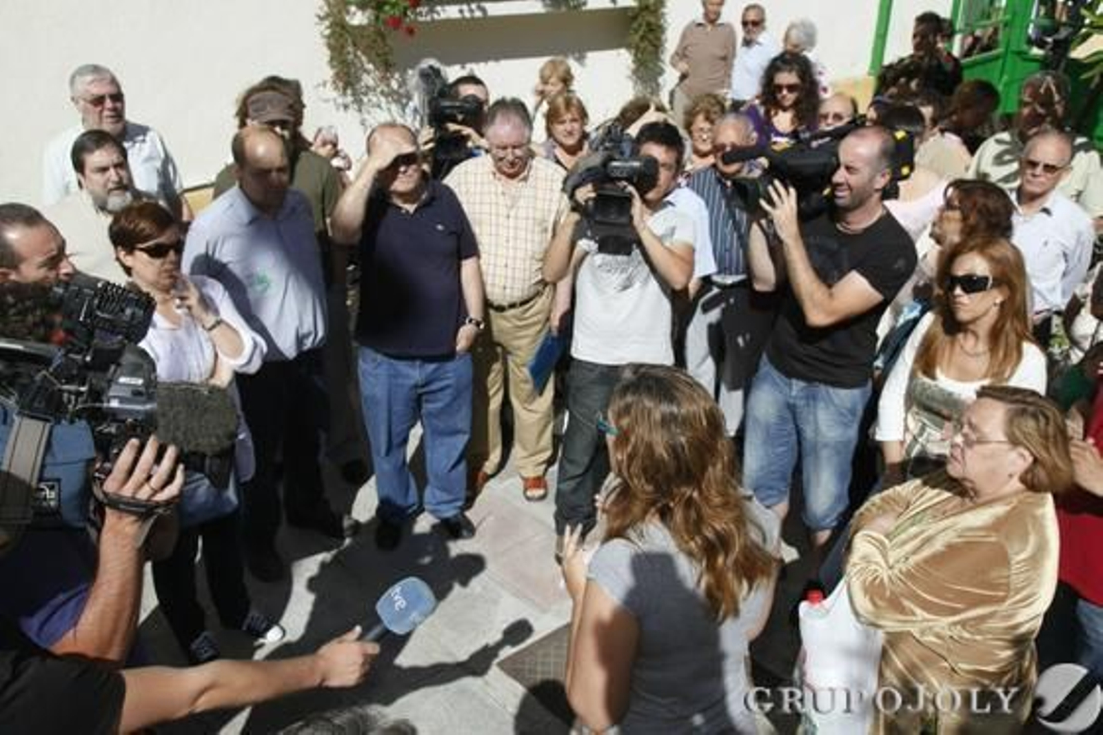 Cien vecinos del barrio de la Macarena se vieron obligados a abandonar sus casas debido a la aparición de grietas en las mismas.

Foto: Jaime Martínez