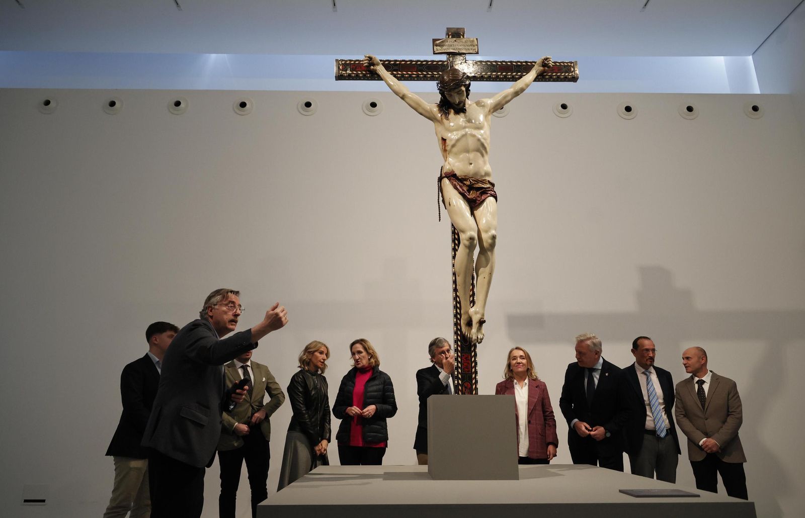 Imágenes de la presentación de la restauración del Cristo de la Misericordia de Granada.