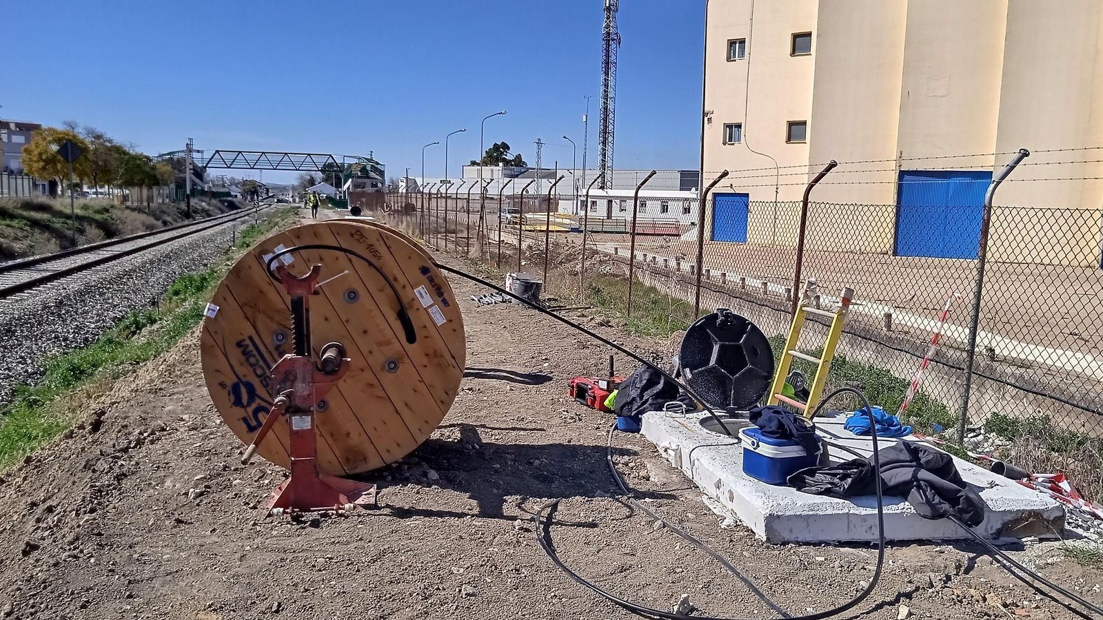 Tendido de cable en canalización.